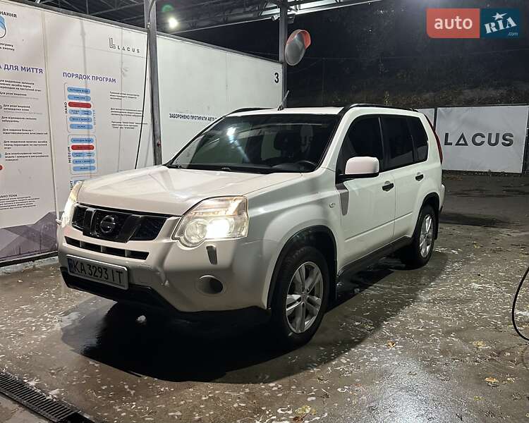 Nissan X-trail (2010)