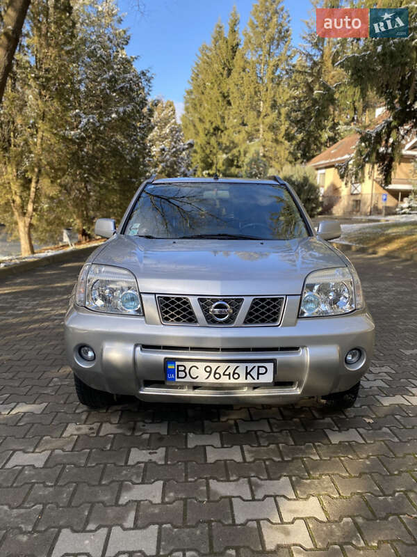 Nissan X-trail (2004)