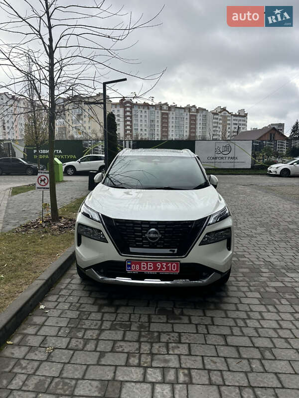 Nissan X-trail (2024)