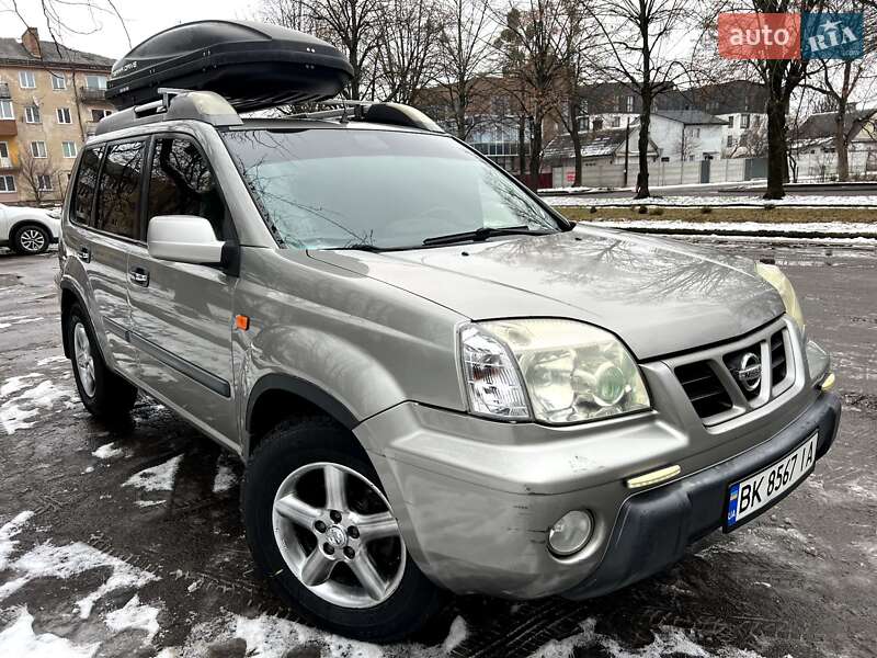 Nissan X-trail (2003)