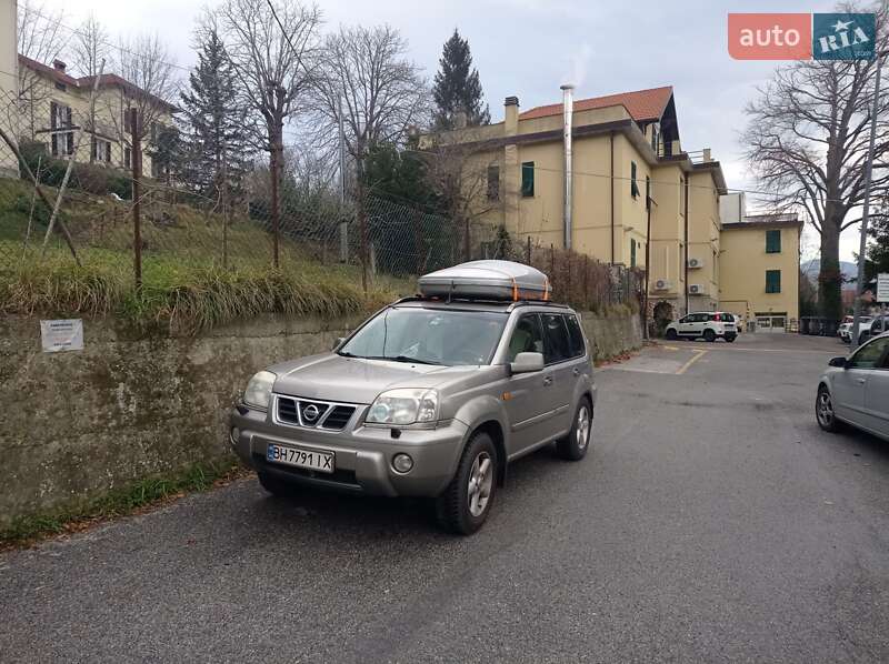 Nissan X-trail (2003)