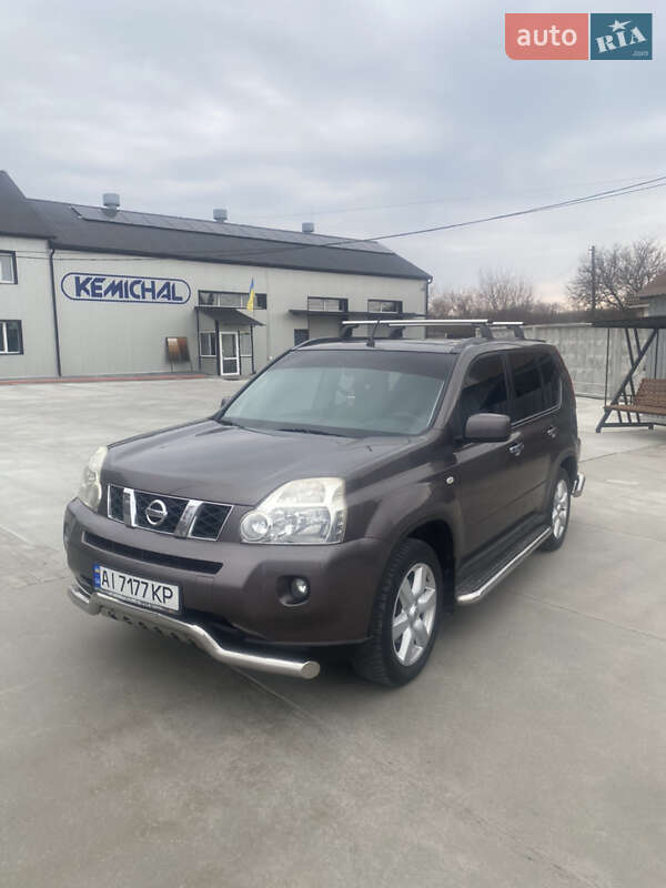 Nissan X-trail (2010)