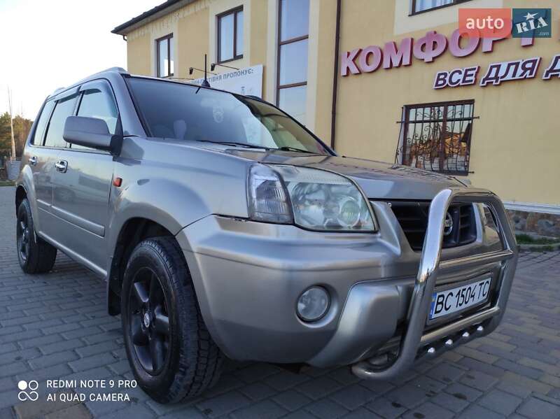 Nissan X-trail (2003)