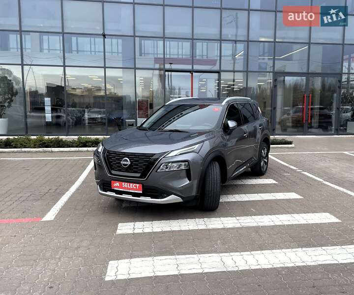 Nissan X-trail (2023)