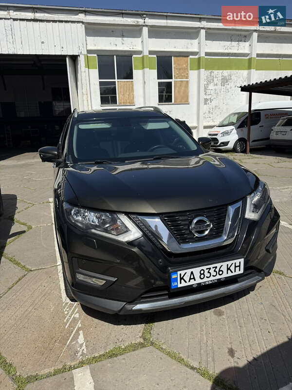 Nissan X-trail (2017)