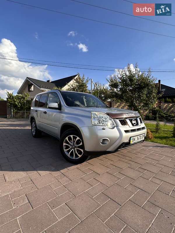 Nissan X-trail (2011)