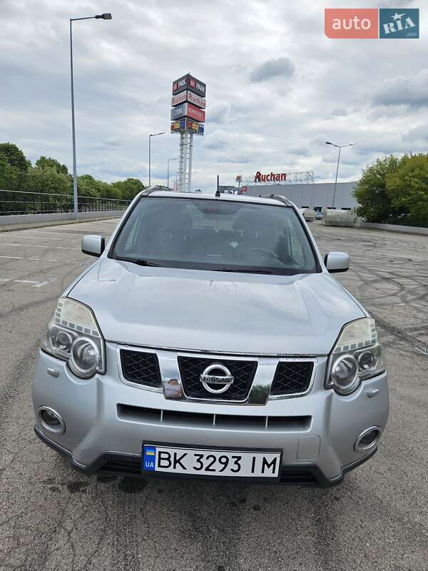 Nissan X-trail (2011)