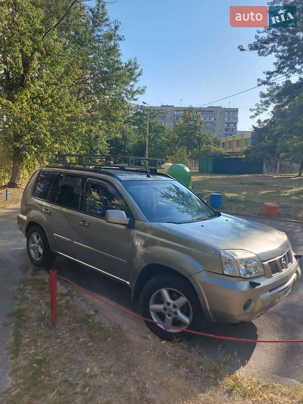 Nissan X-trail (2003)