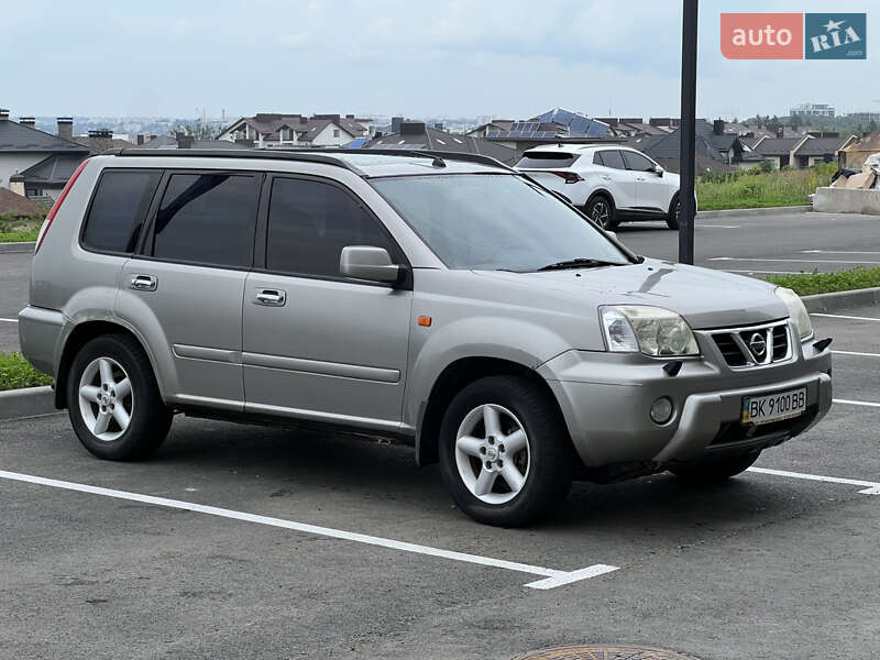 Nissan X-trail (2003)