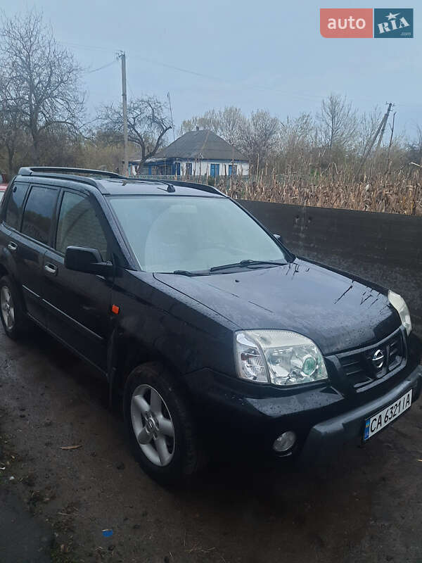 Nissan X-trail (2003)