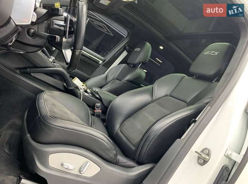 Porsche Cayenne (2015)