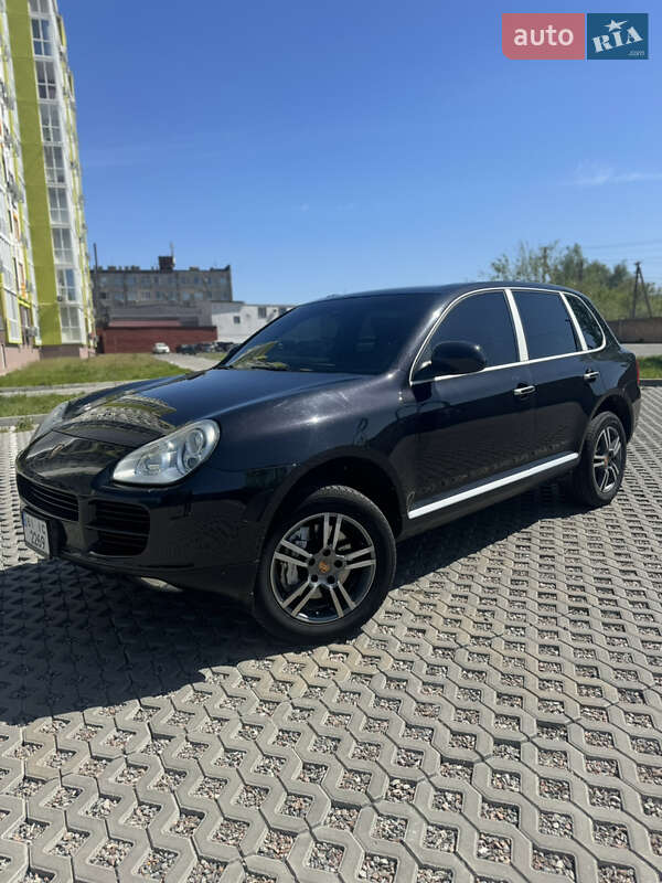 Porsche Cayenne (2005)