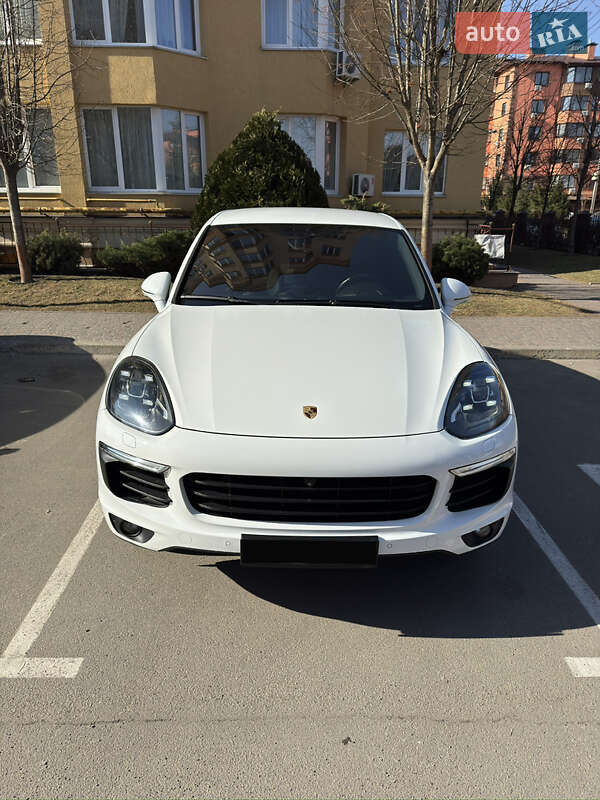 Porsche Cayenne (2016)