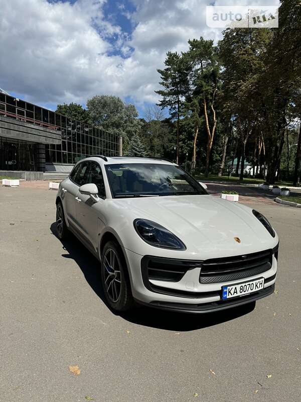 Porsche Macan r4 (2023)