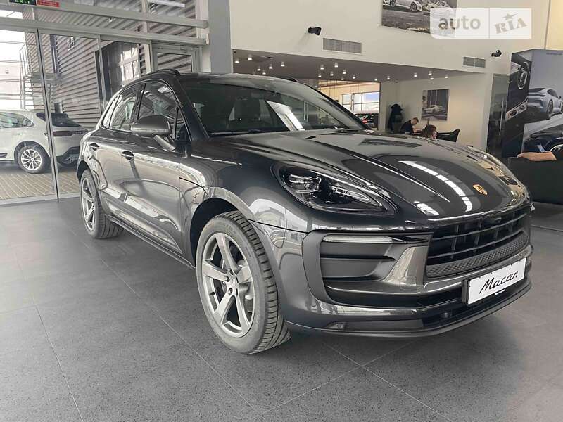 Porsche Macan t (2023)