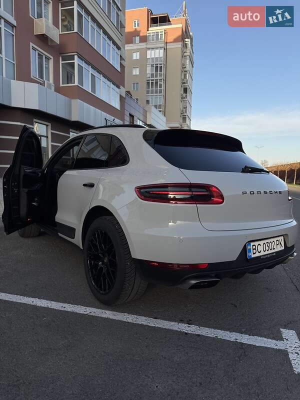 Porsche Macan (2018)