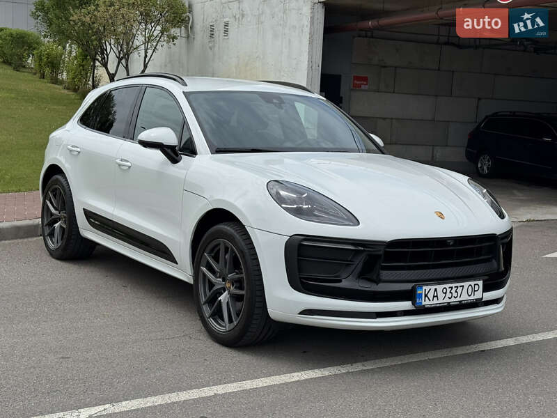 Porsche Macan (2023)