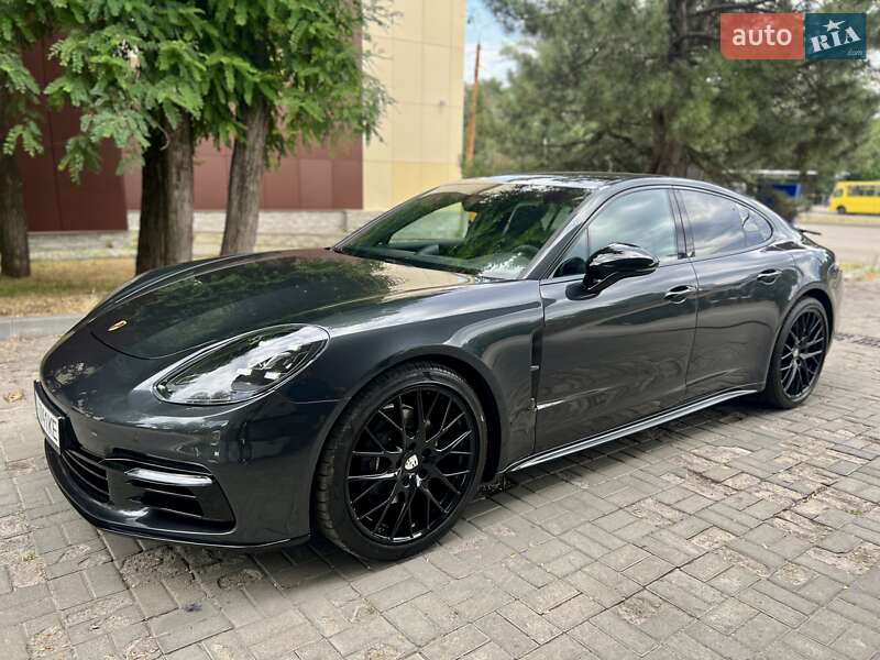 Porsche Panamera (2018)