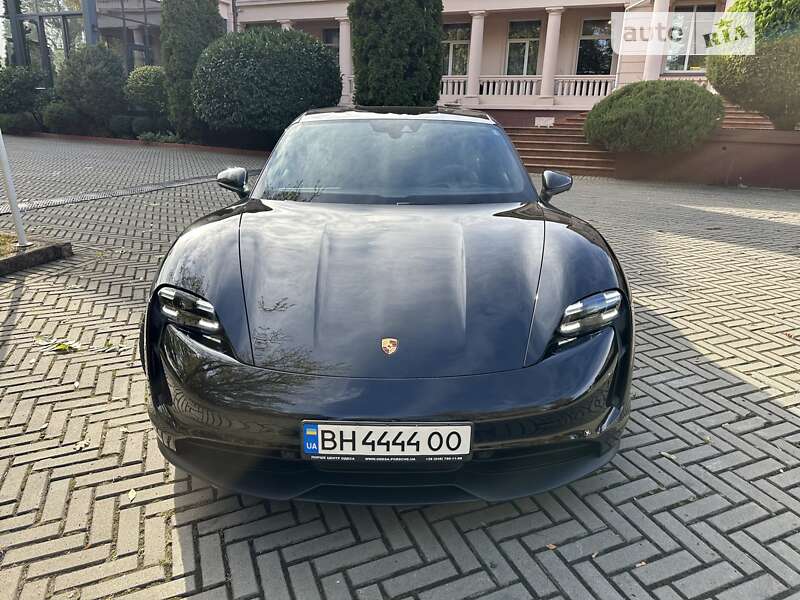 Porsche Taycan (2021)