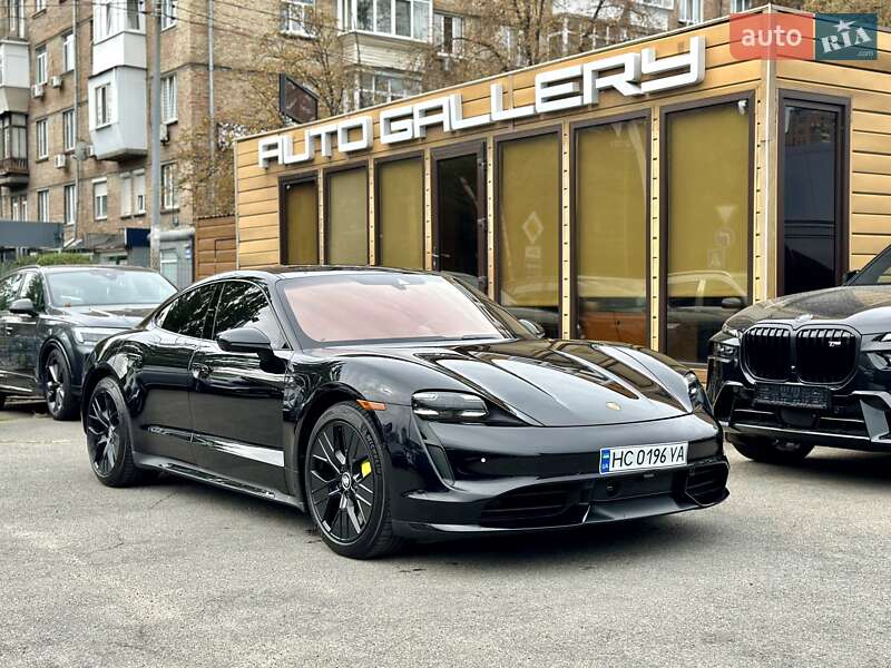 Porsche Taycan (2019)