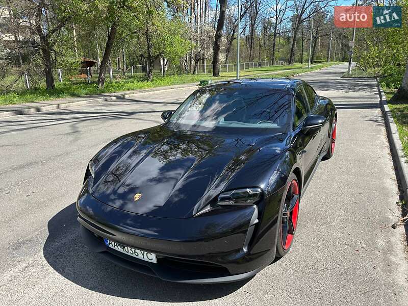 Porsche Taycan (2020)