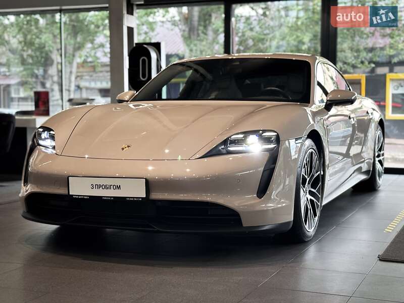 Porsche Taycan (2020)