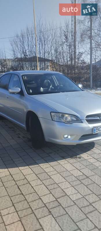 Subaru Legacy (2005)