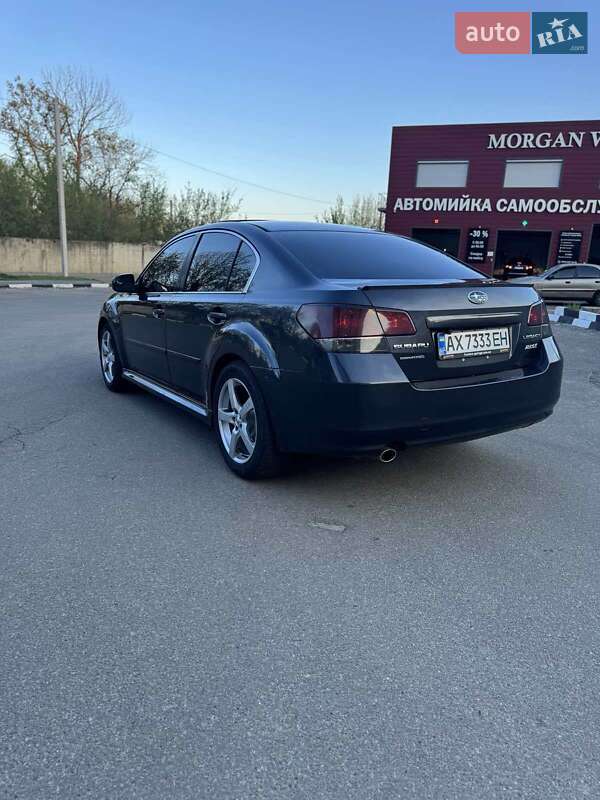 Subaru Legacy (2011)