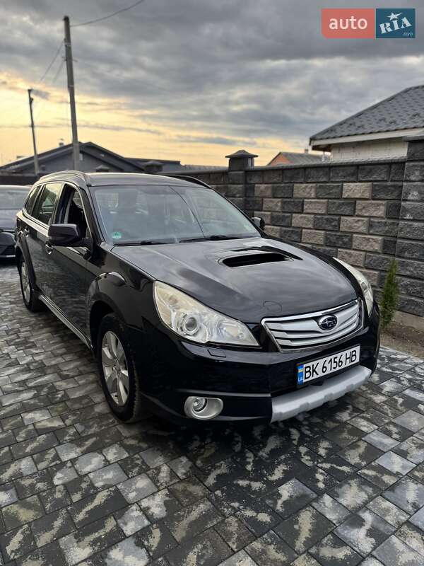 Subaru Legacy (2011)