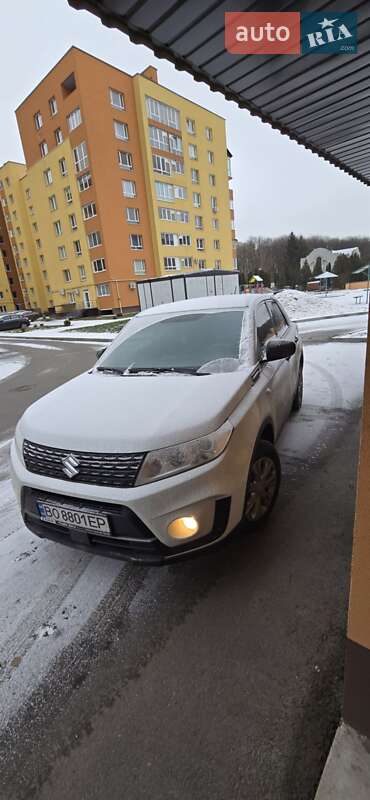 Suzuki Vitara (2023)
