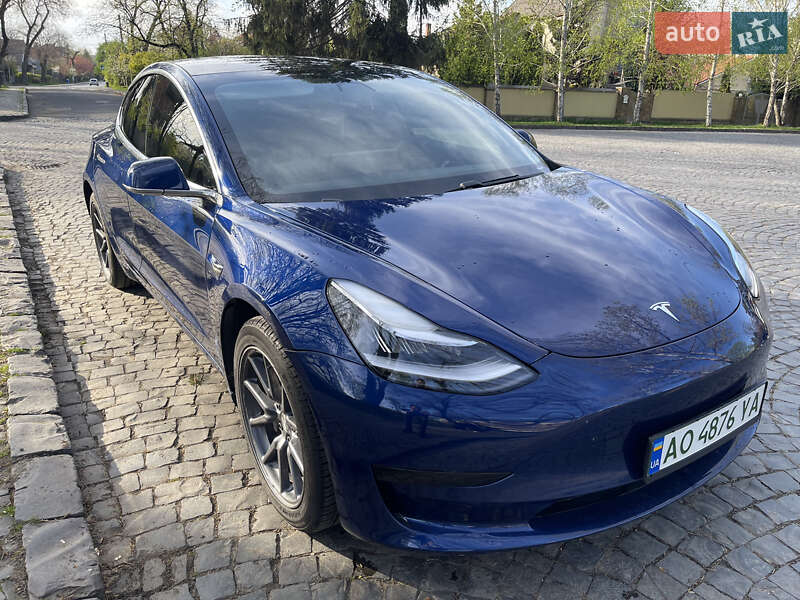 Tesla Model 3 (2020)