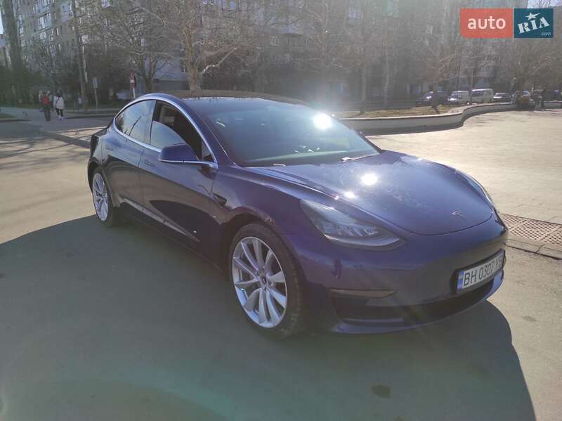 Tesla Model 3 (2020)