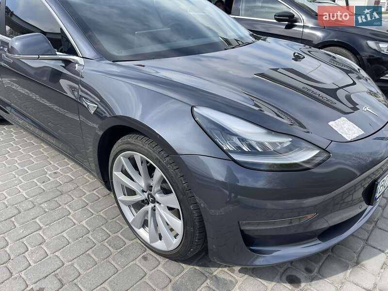 Tesla Model 3 (2018)