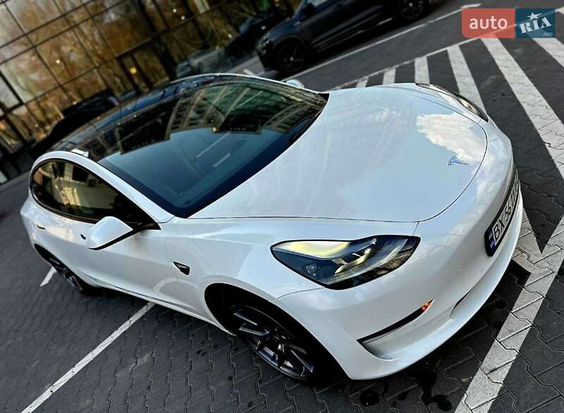 Tesla Model 3 (2021)
