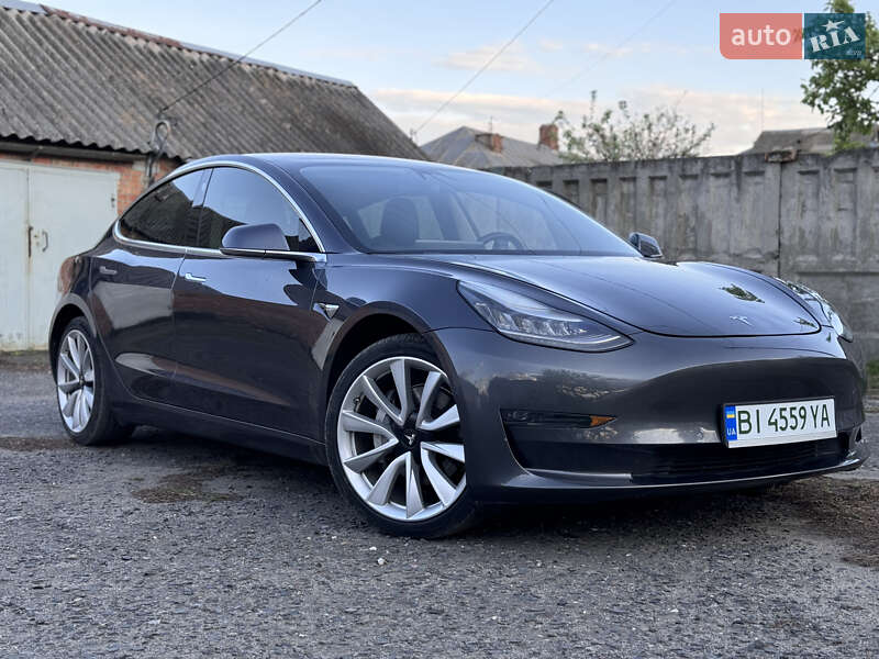 Tesla Model 3 (2018)