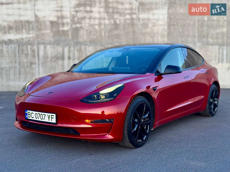 Tesla Model 3 (2022)