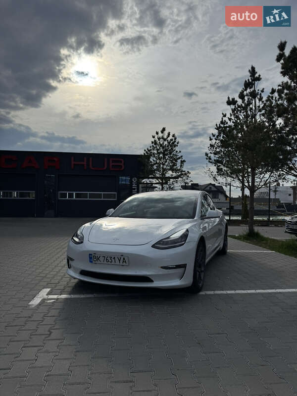 Tesla Model 3 (2020)