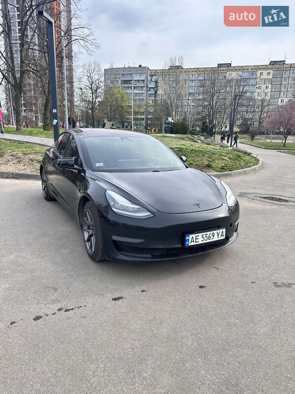 Tesla Model 3 (2018)