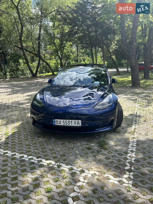 Tesla Model 3 (2022)