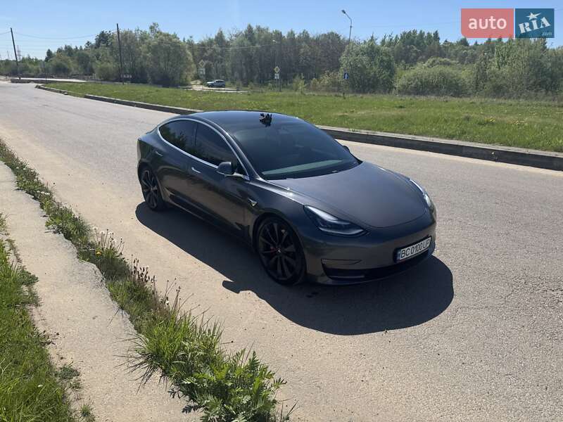 Tesla Model 3 (2020)