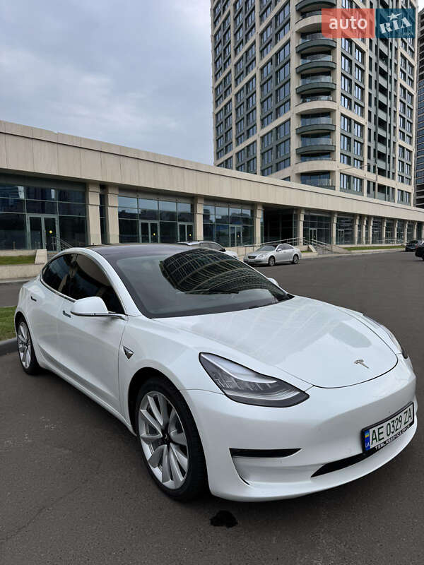 Tesla Model 3 (2020)