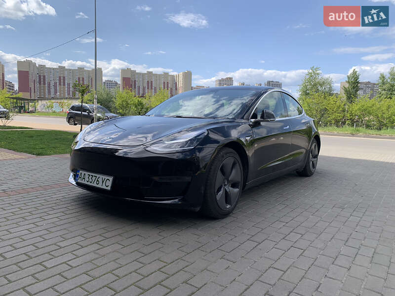Tesla Model 3 (2019)