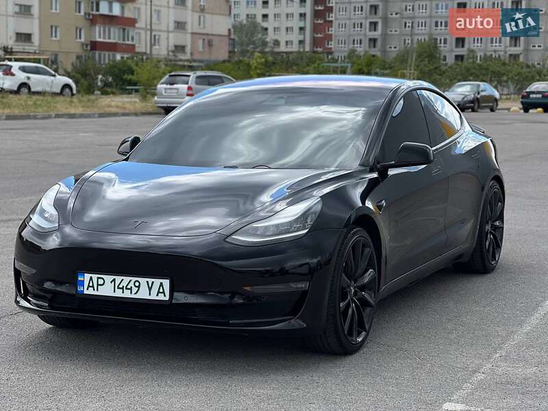 Tesla Model 3 (2018)