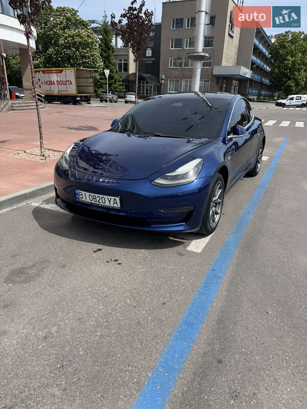 Tesla Model 3 (2019)