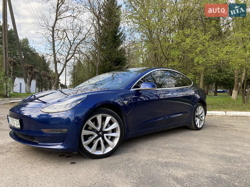 Tesla Model 3 (2018)