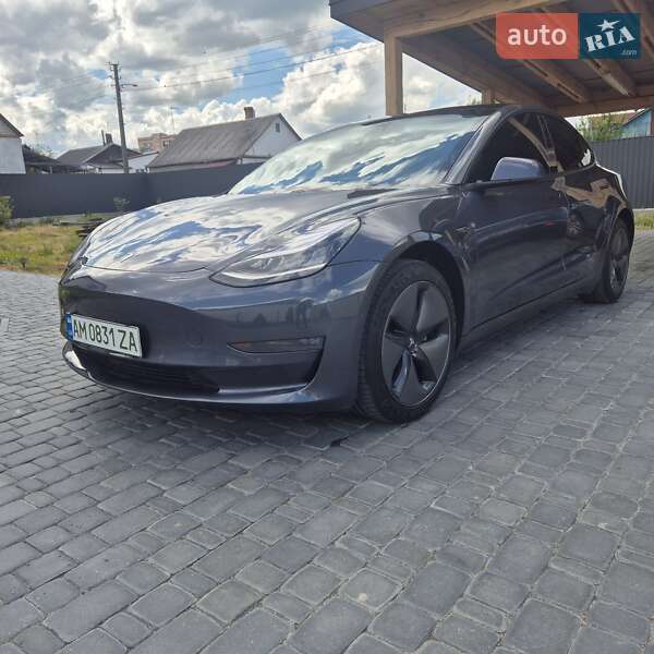 Tesla Model 3 (2018)