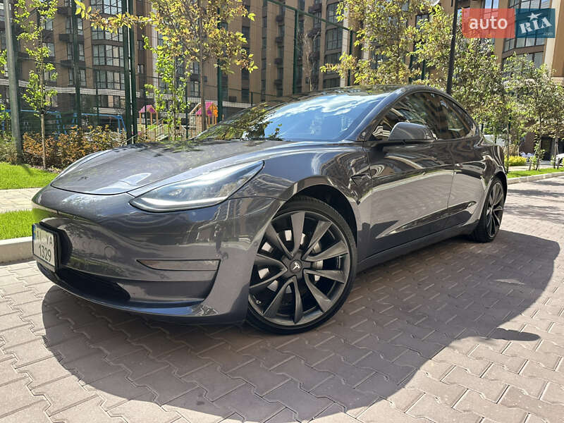 Tesla Model 3 (2018)