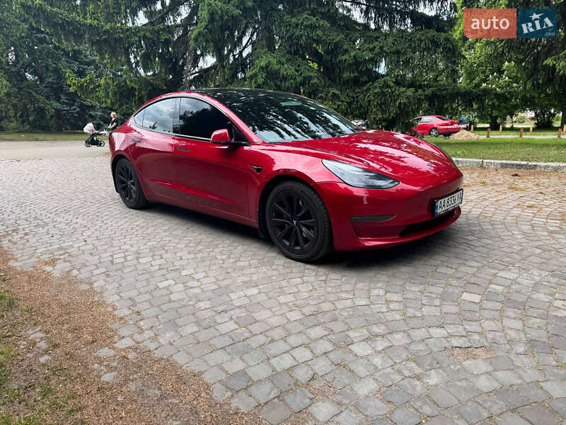 Tesla Model 3 (2021)