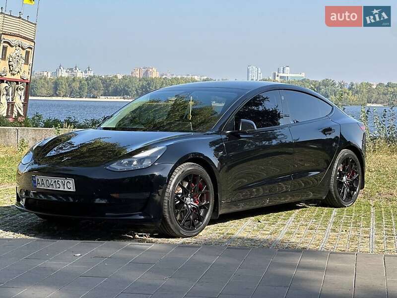 Tesla Model 3 (2021)