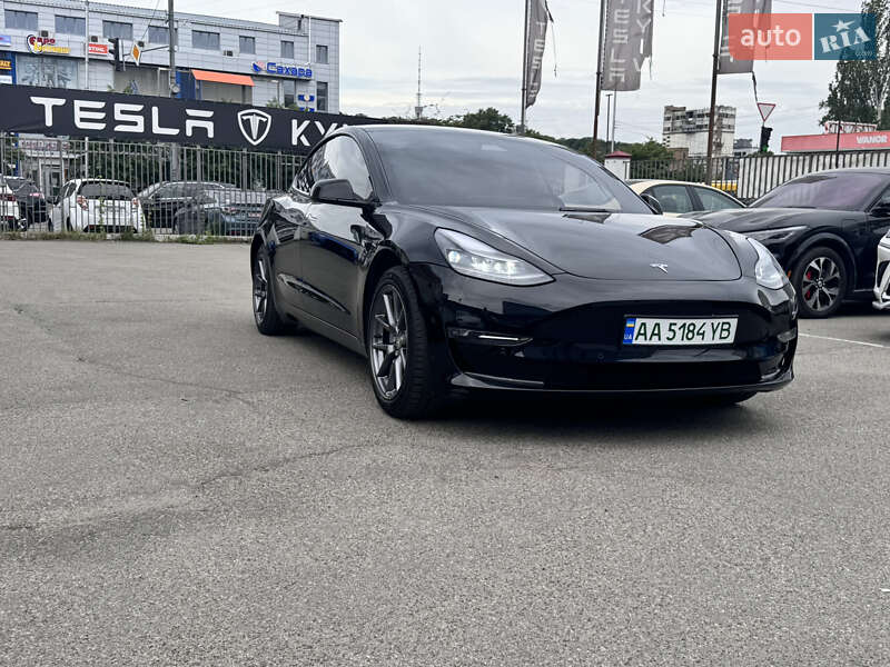 Tesla Model 3 (2021)